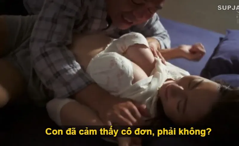 Nhìn con trai mải miết lao vào việc làm khiến vợ nó cô quạnh lẻ loi, bố chồng liều lĩnh đè ra nện con dâu.